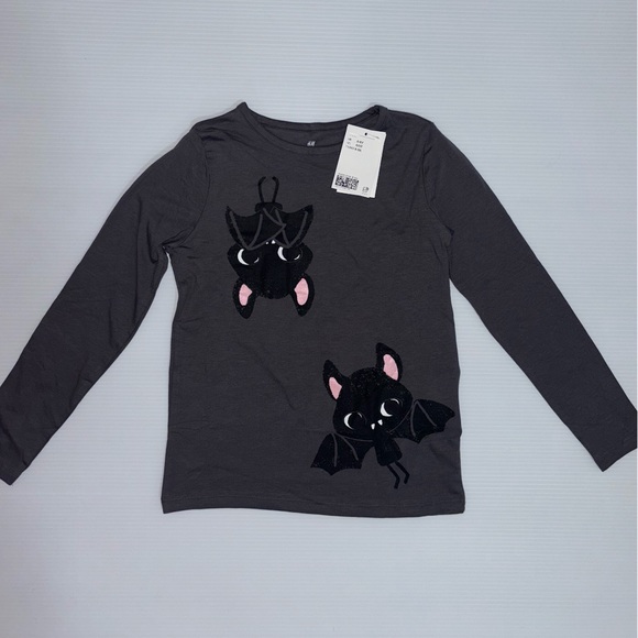 H&M Other - H&M Kids Girls Grey Long Sleeve with bats size 6-8